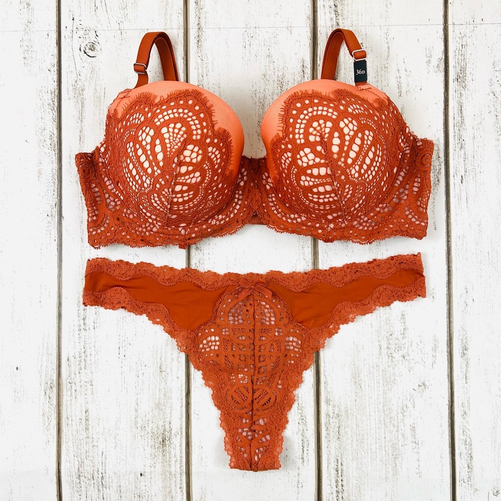 36D/M Victoria’s Secret Dream Angels Demi Bra & Thong Set